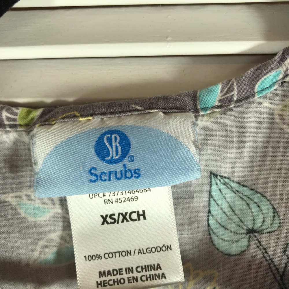 Scrub Set - Picture 5 of 7